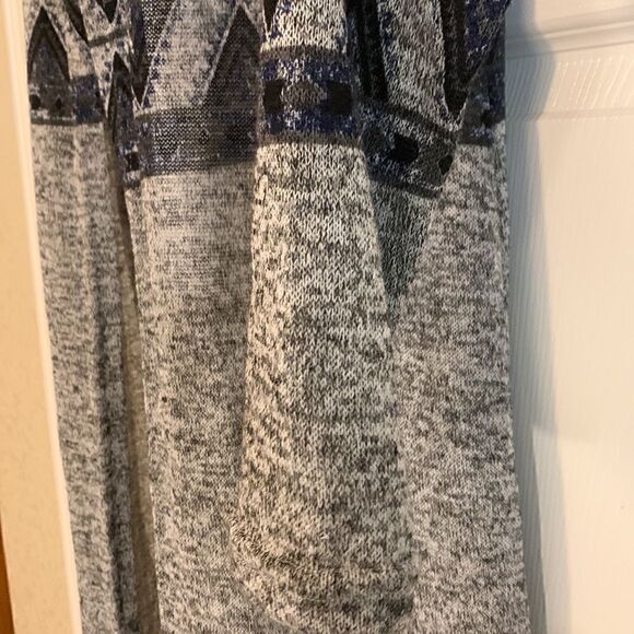 ALMOST FAMOUS, hoodie long sleeve, cover up, small, southwest design - Picture 4 of 12